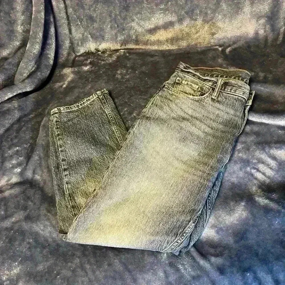 Old Navy Relaxed Slim Taper Jeans - Picture 1 of 4